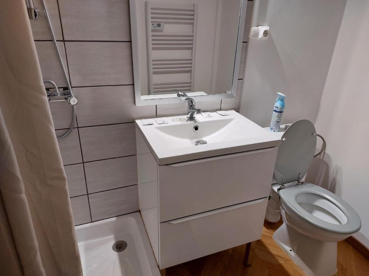 Suite 3 Pieces Chambre+Cuisine+Sdb Centre Ville Privas Ngoại thất bức ảnh